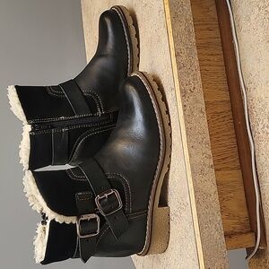Leather Waterproof Ankle Boots.